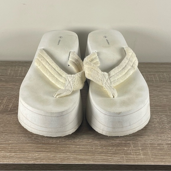 Y2K Xhilaration Platform Flip Flops Wedge Thong Sandals - Size 6 - Picture 2 of 5